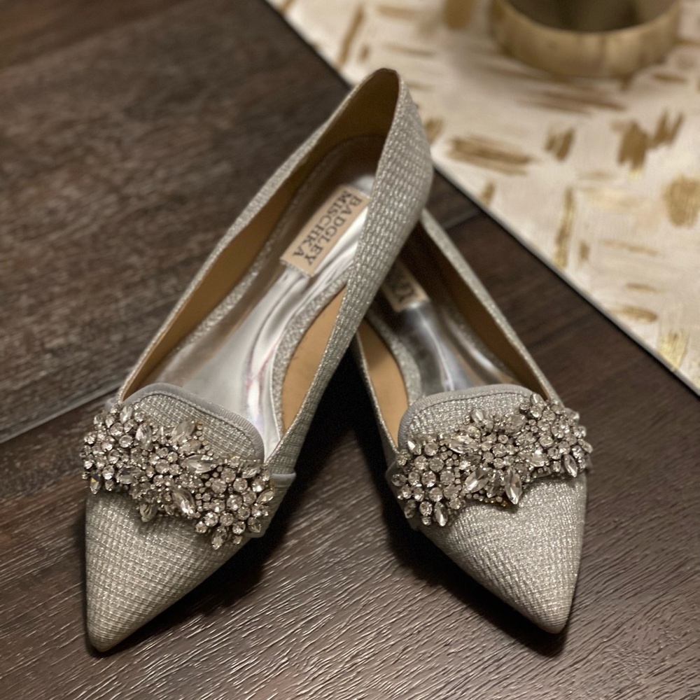 Badgley mischka flat shoes size 6